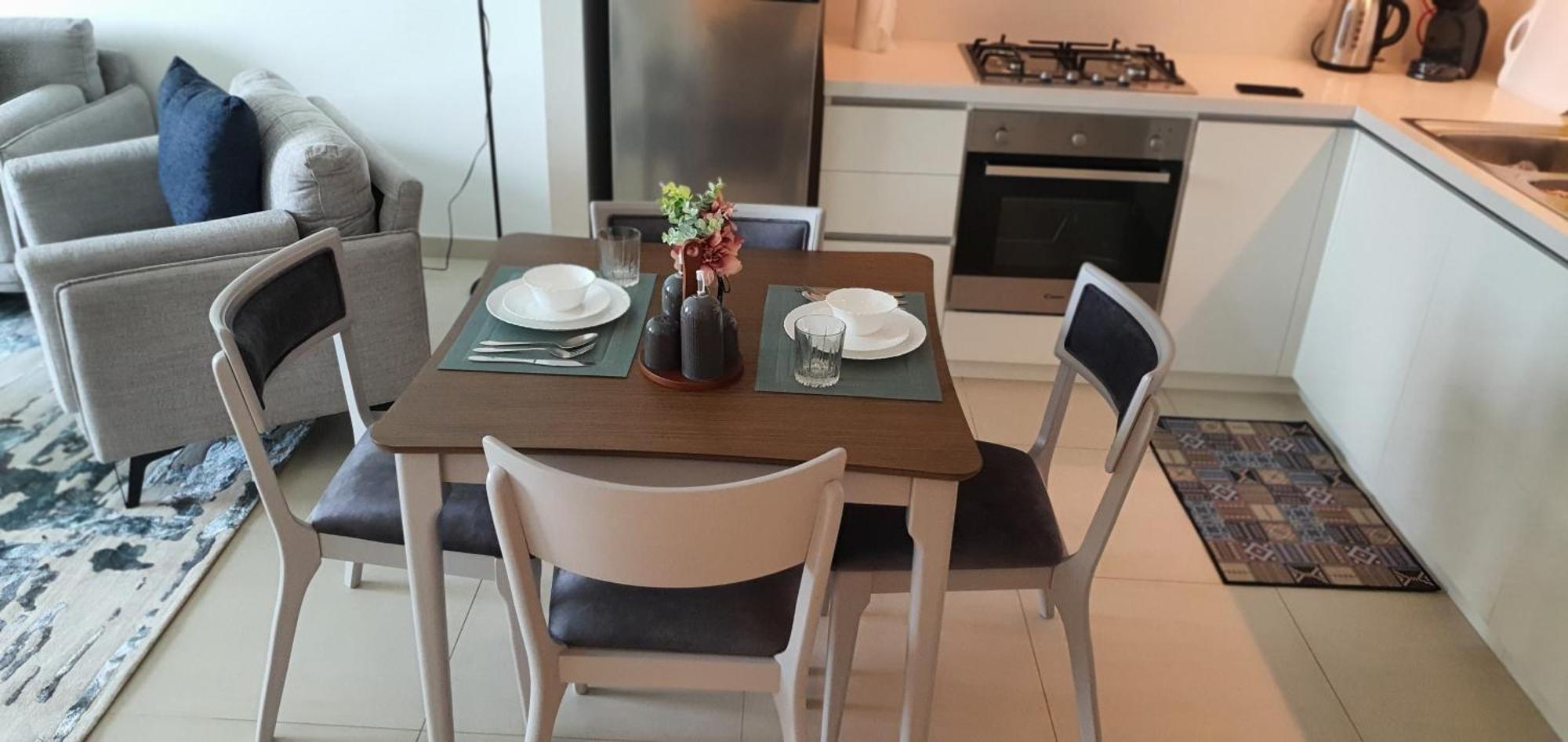 Svizona Premium 2bhk, Burj Khalifa View, Downtown دبي