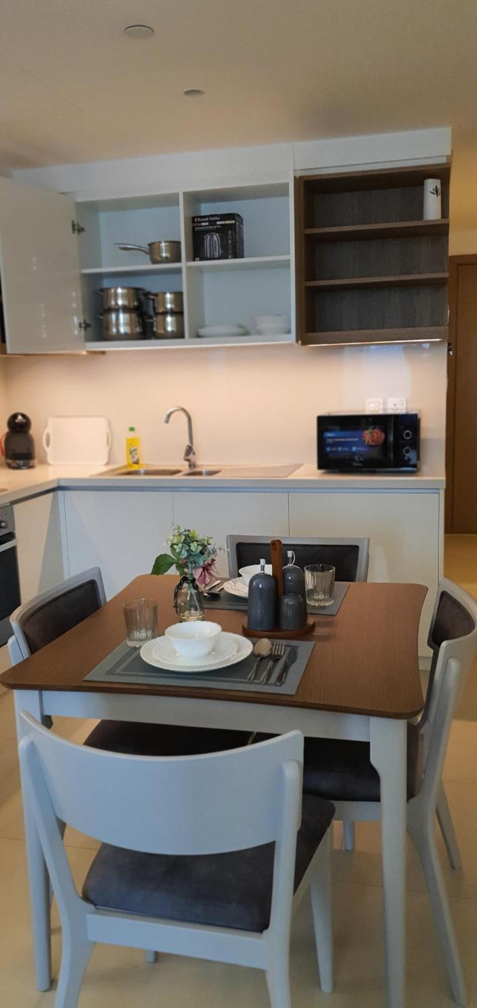 Svizona Premium 2bhk, Burj Khalifa View, Downtown دبي