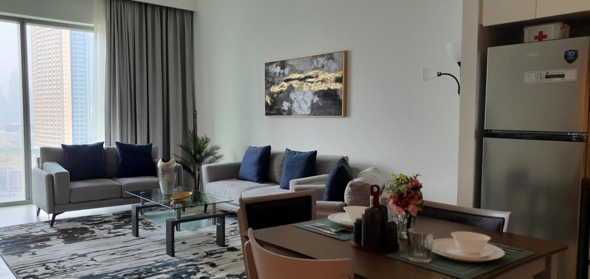 Svizona Premium 2bhk, Burj Khalifa View, Downtown * دبي