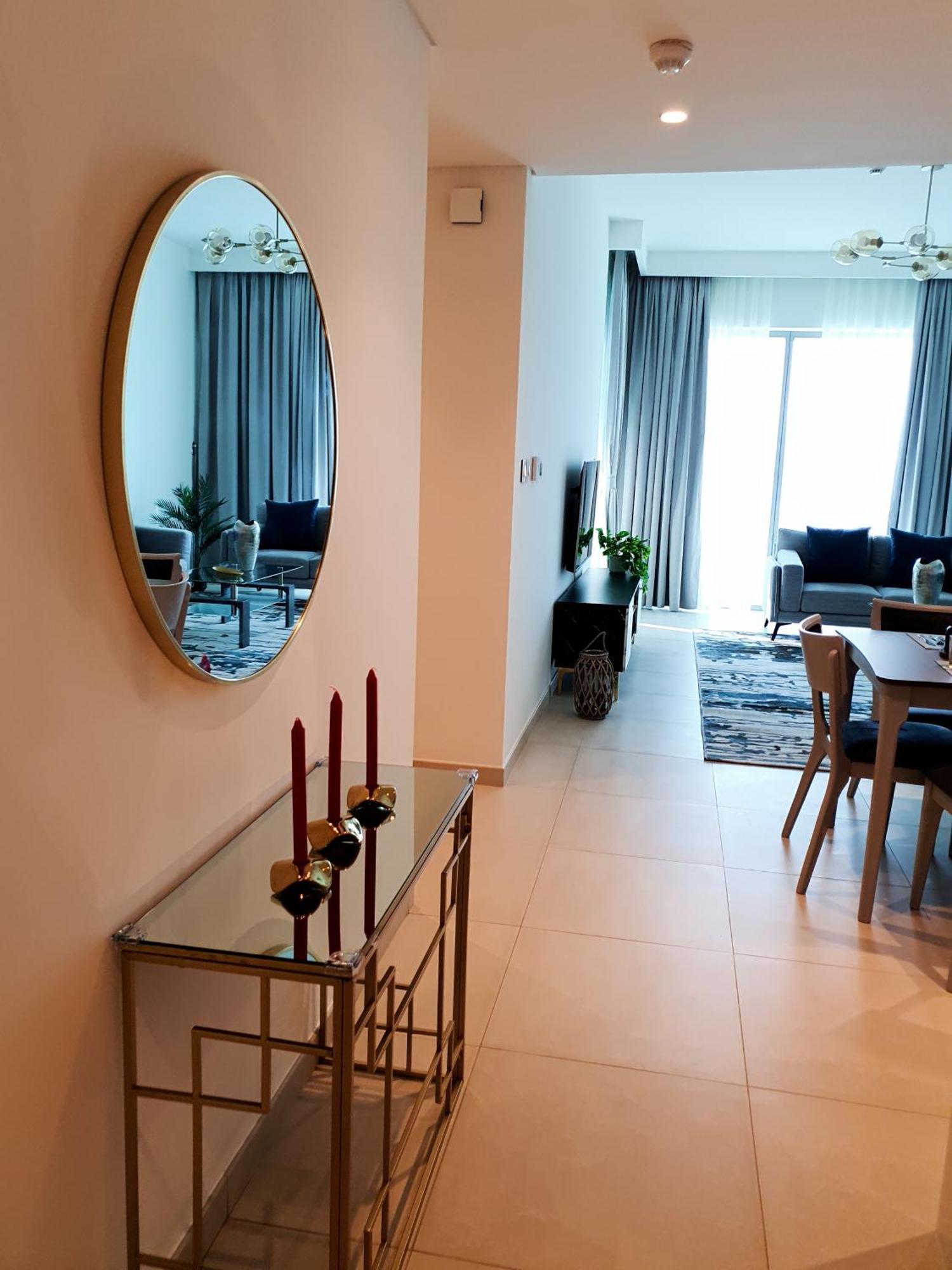 Svizona Premium 2bhk, Burj Khalifa View, Downtown * دبي