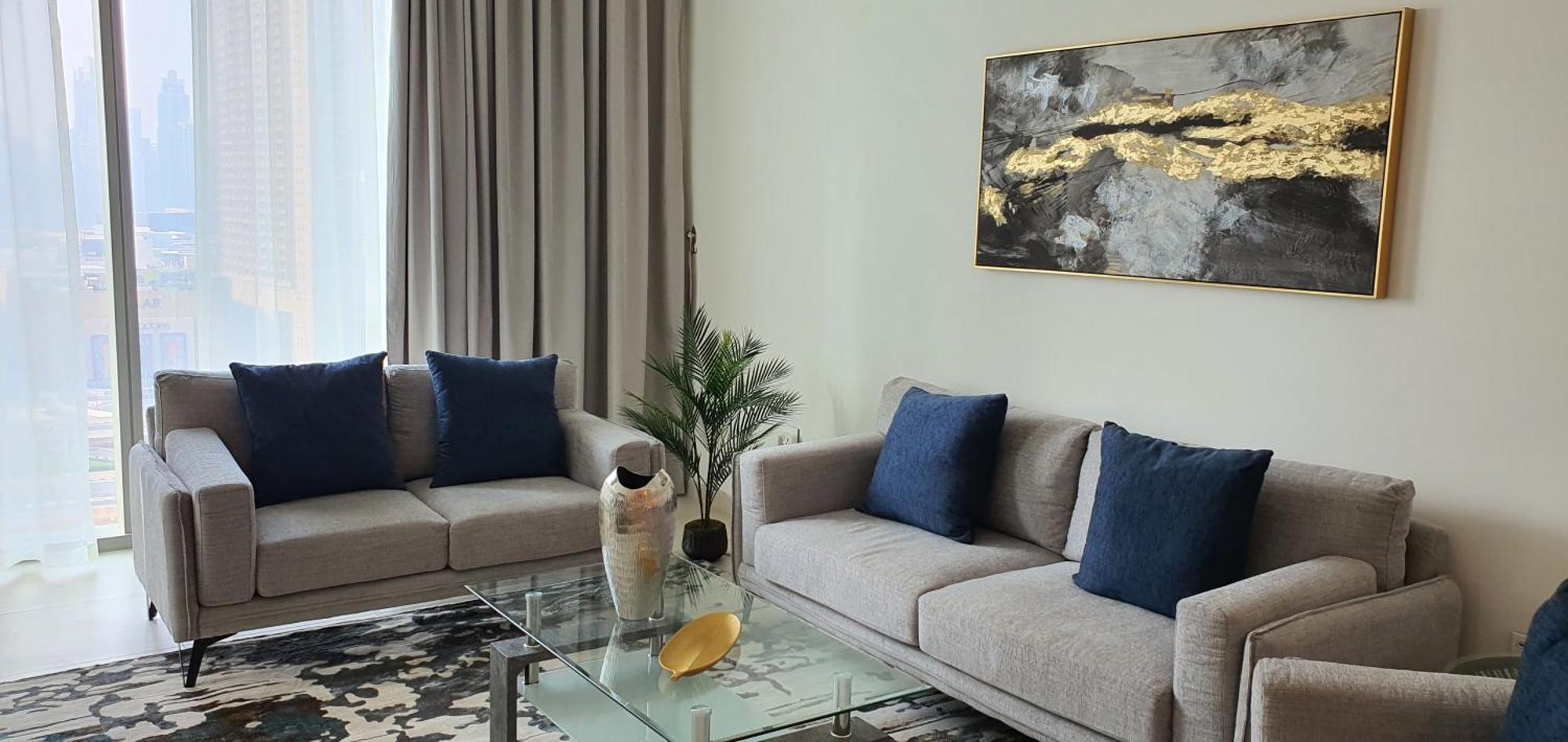 Svizona Premium 2bhk, Burj Khalifa View, Downtown * دبي
